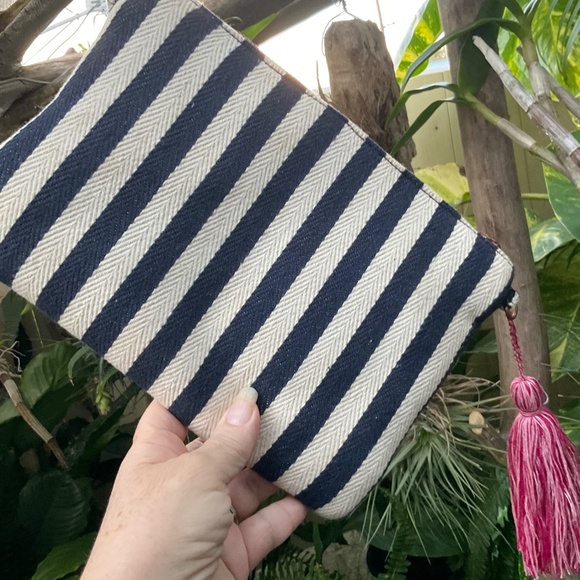 “ALOHA” BOHO STYLE EMBROIDERED COSMETIC BAG - Picture 2 of 5